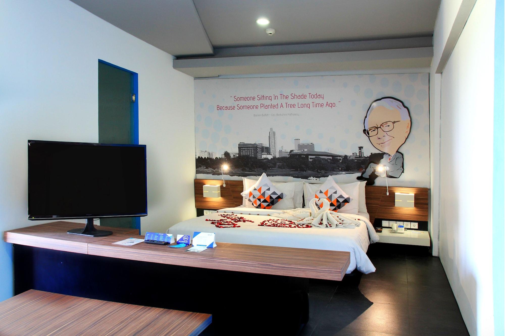 Berry Biz Hotel Seminyak  Exterior photo