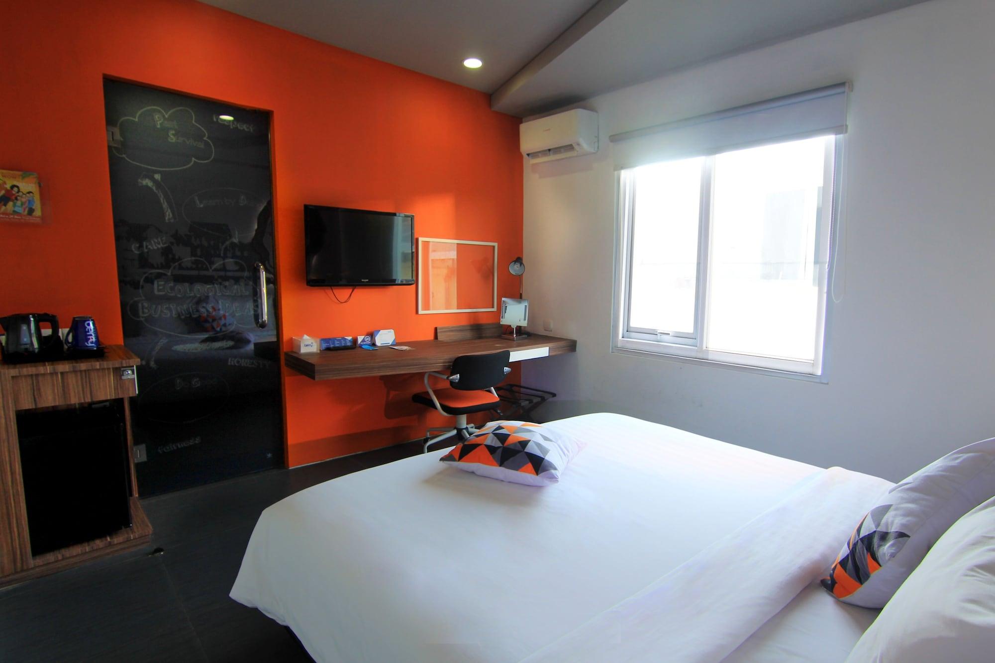 Berry Biz Hotel Seminyak  Exterior photo