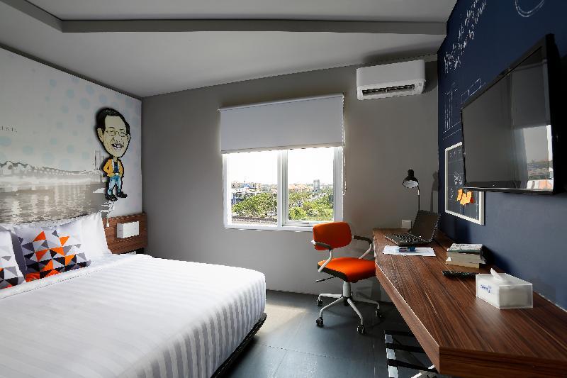 Berry Biz Hotel Seminyak  Exterior photo